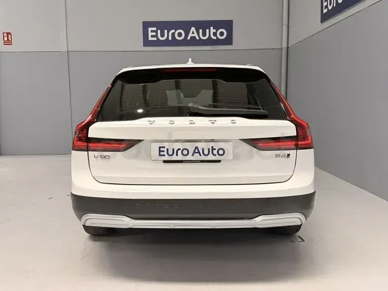 Usado Volvo V90 CC Pro 197 CV (144 kW) 2021 Blanco Familiar