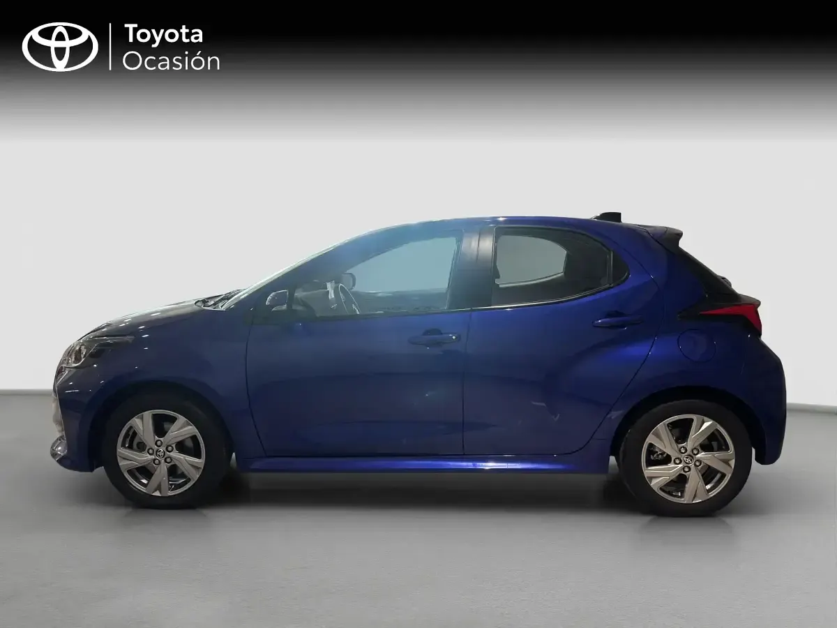 Usado Toyota Yaris Active 116 CV (85 kW) 2025 Azul Utilitario