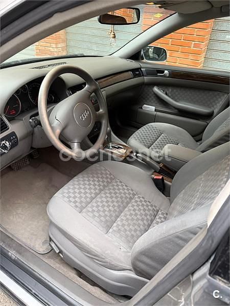 Usado Audi A6 163 CV (119 kW) 2004 Gris / plata Berlina