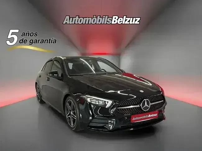 Usado Mercedes A200 163 CV (119 kW) 2022 Negro Utilitario