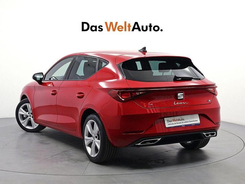 Usado Seat Leon FR 150 CV (110 kW) 2022 Rojo Berlina