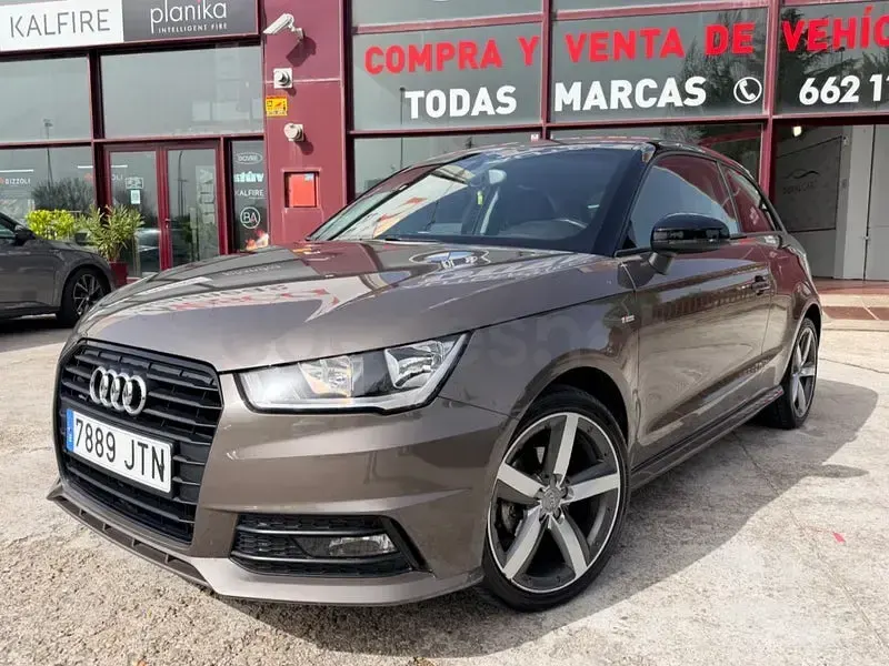Usado Audi A1 Attraction 95 CV (69 kW) 2016 Beige Utilitario