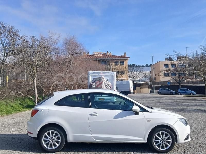 Usado Seat Ibiza SC Reference 75 CV (55 kW) 2014 Blanco Utilitario