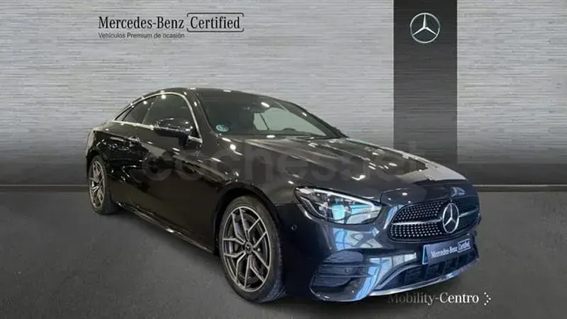 Usado Mercedes E350 299 CV (219 kW) 2022 Gris / plata Berlina