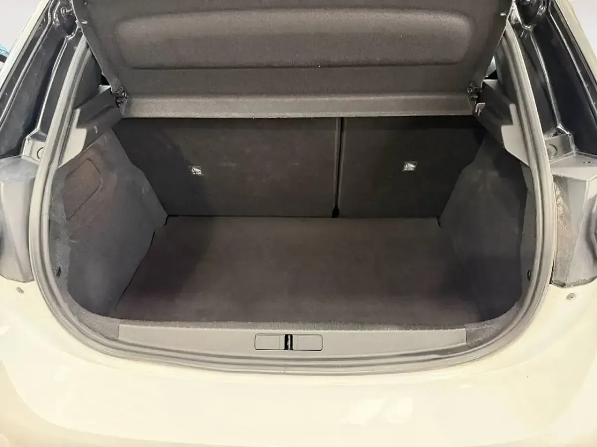 Usado Opel Corsa 100 CV (73 kW) 2024 Blanco Utilitario