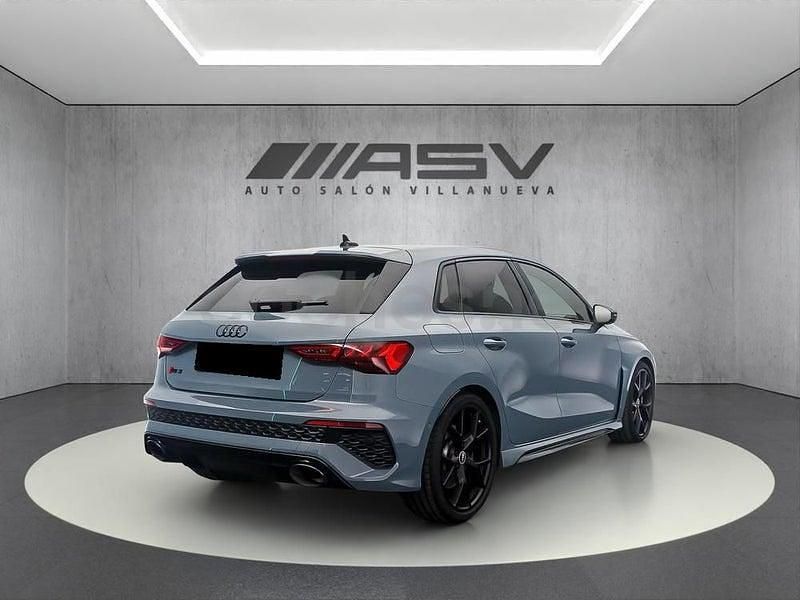 Usado Audi RS3 400 CV (294 kW) 2023 Gris / plata Berlina
