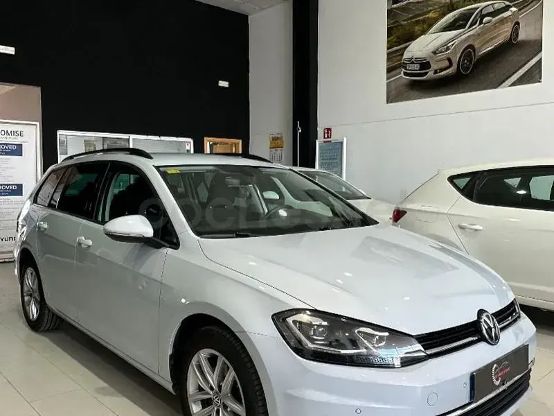 Käytetty VW Golf VII 115 HP (84 kW) 2018 Sininen Farmari
