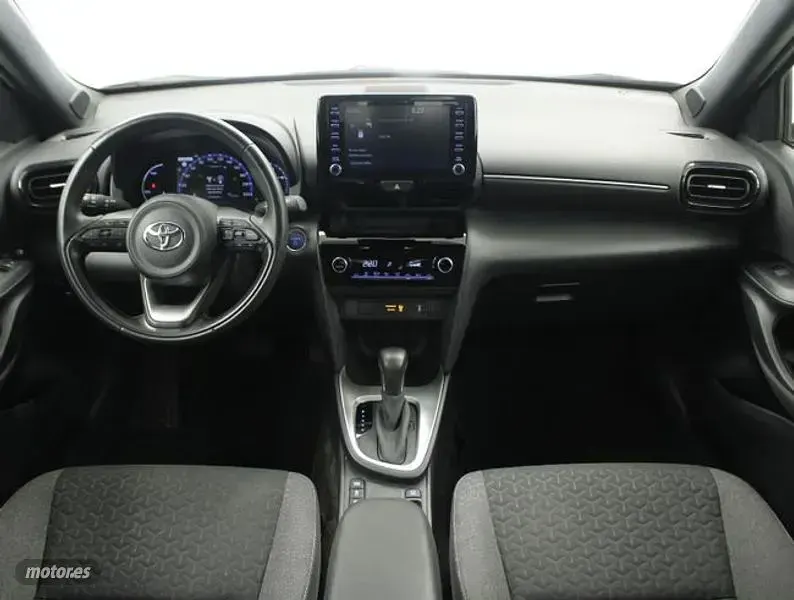 Usado Toyota Yaris Cross Active 116 CV (85 kW) 2023 Blanco SUV