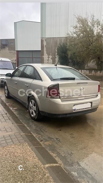 Gris / plata Usado 2005 Opel Vectra Comfort Berlina | 2500 € (Precio justo) - Imagen 1/1