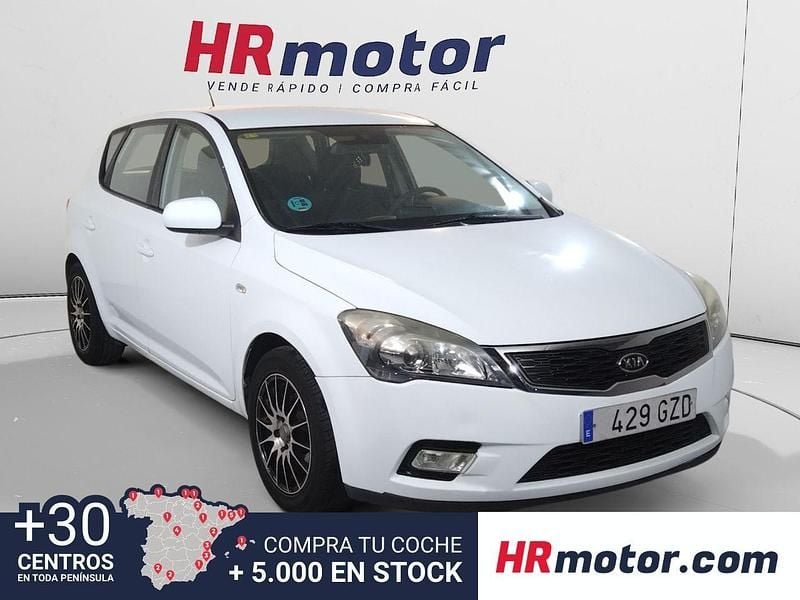 Gris Usado 2010 Kia Ceed Style Utilitario | 7110 € (Precio justo) - Imagen 1/4