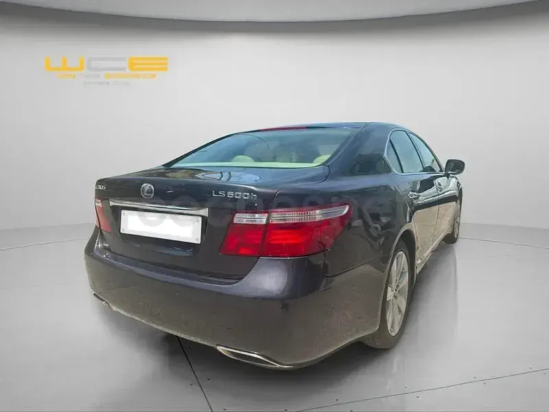 Usado Lexus LS600h Ambassador 445 CV (327 kW) 2009 Gris / plata Berlina