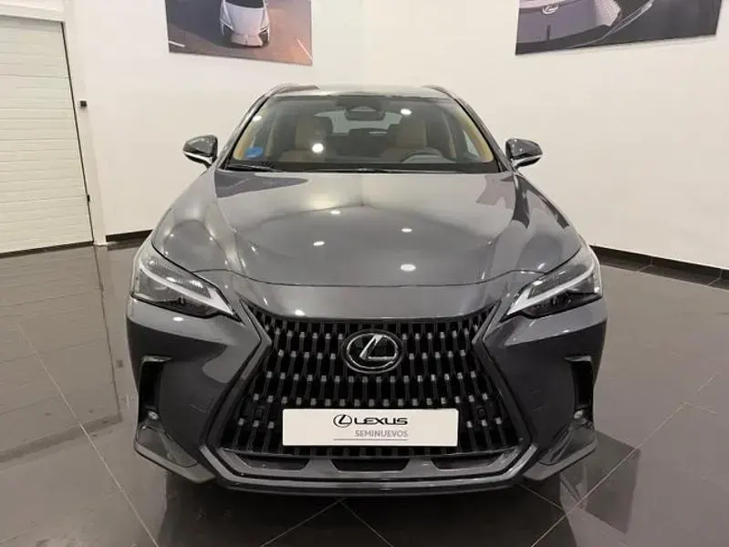 Usado Lexus NX450h+ 292 CV (214 kW) 2025 Gris / plata SUV