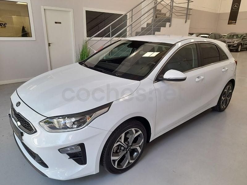Usado Kia Ceed 115 CV (84 kW) 2018 Blanco Utilitario