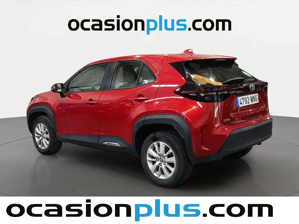 Usado Toyota Yaris Cross Business Edition 116 CV (85 kW) 2024 Blanco SUV