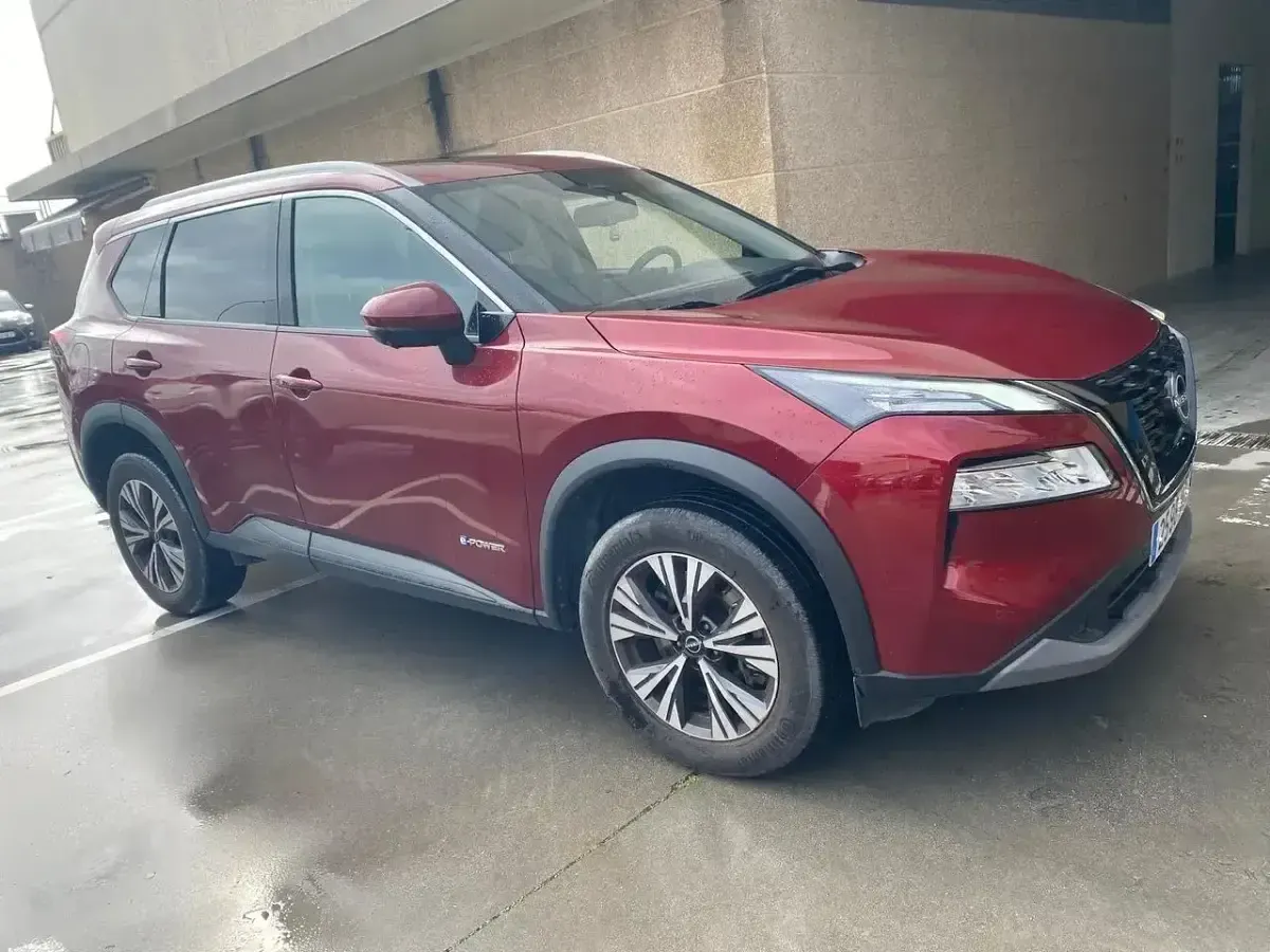Używany Nissan X-Trail N-Connecta 204 KM (150 kW) 2022 Czerwony SUV