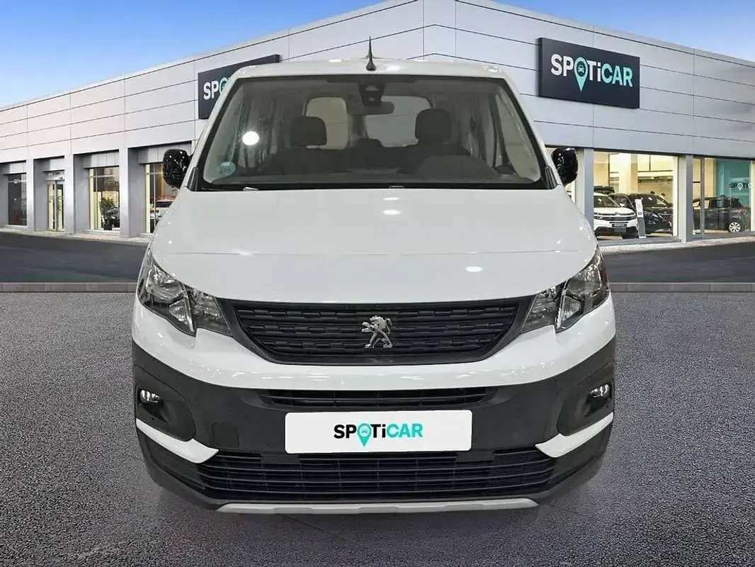 Usado Peugeot Rifter Active 102 CV (75 kW) 2023 Gris Monovolumen