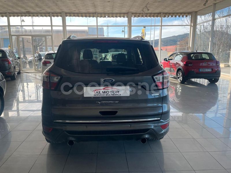 Usado Ford Kuga Vignale 180 CV (132 kW) 2018 Gris / plata SUV