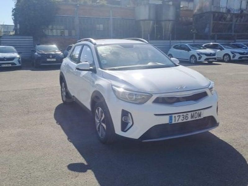Usado Kia Stonic 84 CV (61 kW) 2023 Blanco SUV