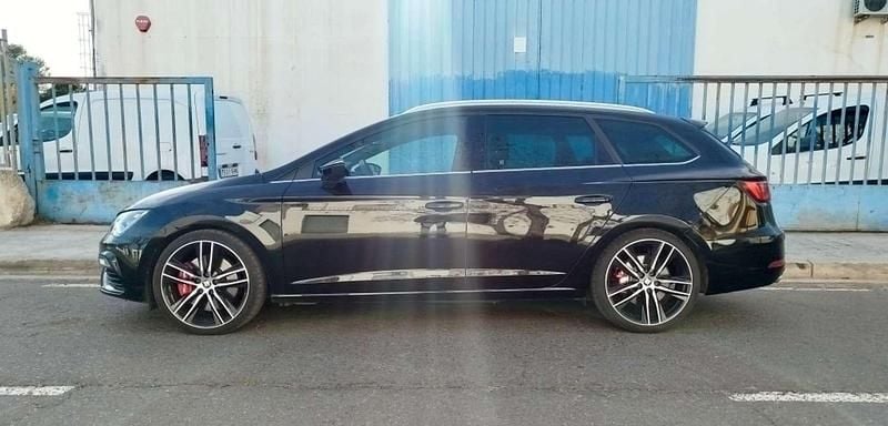 Usado Seat Leon ST CUPRA 300 CV (220 kW) 2017 Negro Familiar