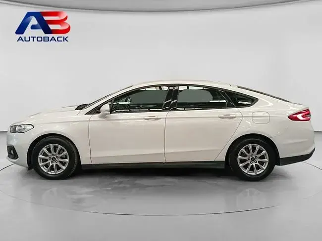 Usado Ford Mondeo Trend 150 CV (110 kW) 2020 Blanco Berlina