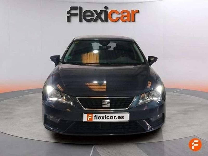 Usado Seat Leon ST Style 131 CV (96 kW) 2020 Azul Familiar