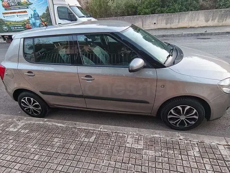 Usado Skoda Fabia 60 CV (44 kW) 2008 Gris / plata Berlina