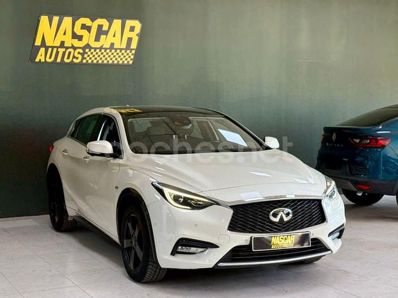 Usado Infiniti Q30 Premium 170 CV (125 kW) 2016 Blanco Berlina
