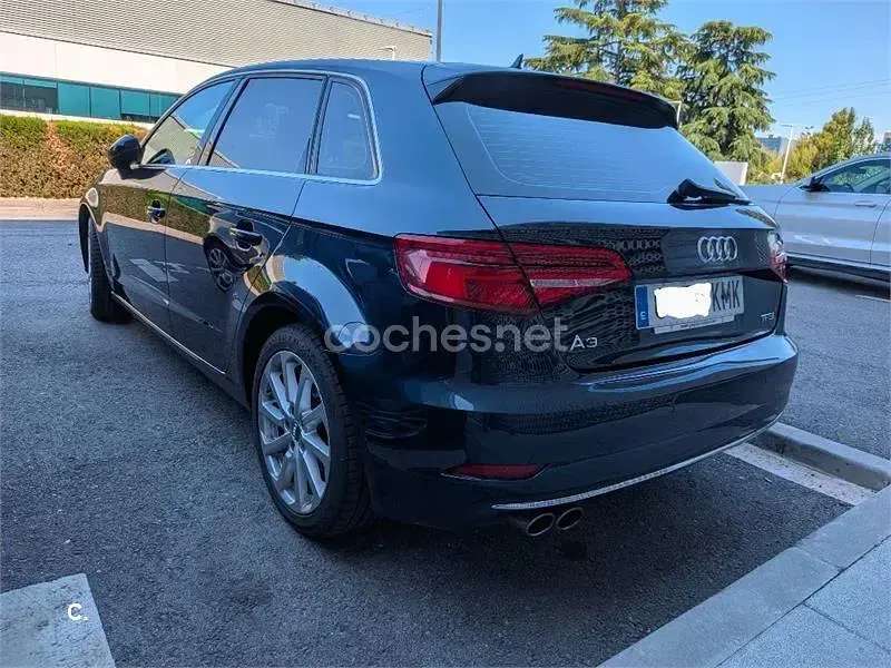 Usado Audi A3 Design 150 CV (110 kW) 2018 Azul Berlina