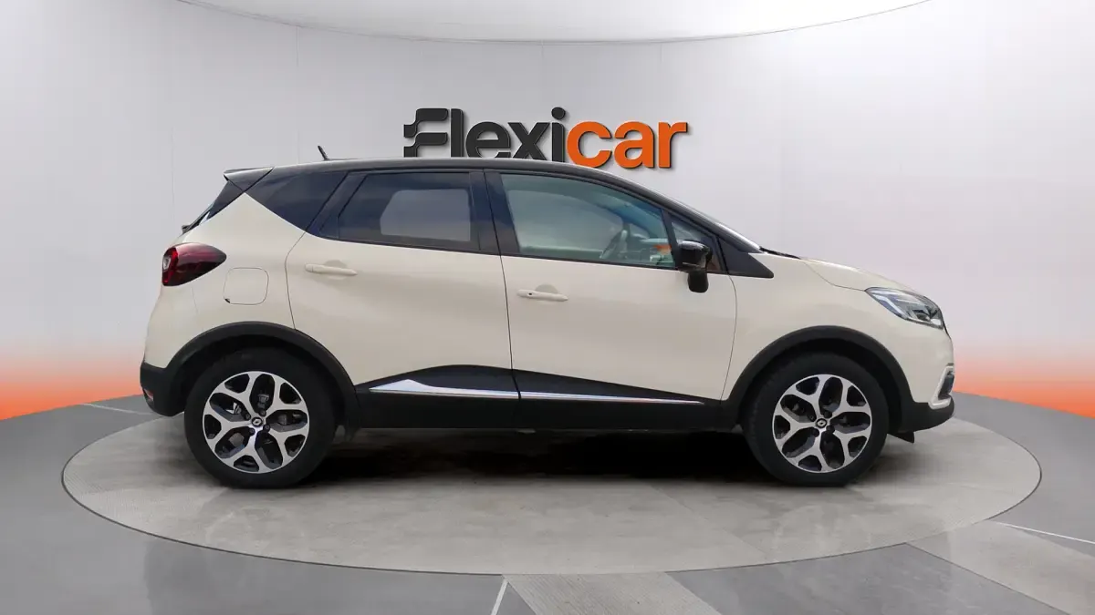 Usado Renault Captur Intens 90 CV (66 kW) 2018 Beige SUV
