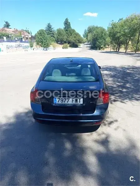 Usado Volvo S40 Kinetic 136 CV (100 kW) 2007 Negro Berlina