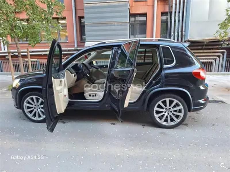 Usado VW Tiguan R-line 200 CV (147 kW) 2010 Negro SUV