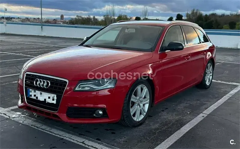 Usado Audi A4 160 CV (117 kW) 2010 Rojo Familiar