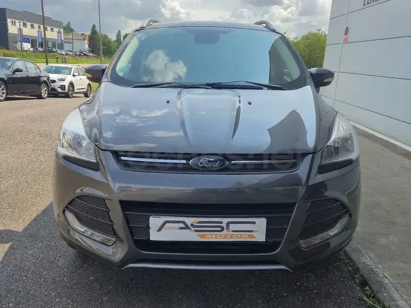 Usado Ford Kuga Trend 150 CV (110 kW) 2016 Gris / plata SUV