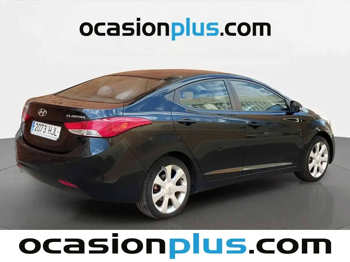 Usado Hyundai Elantra GLS 132 CV (97 kW) 2012 Negro Berlina