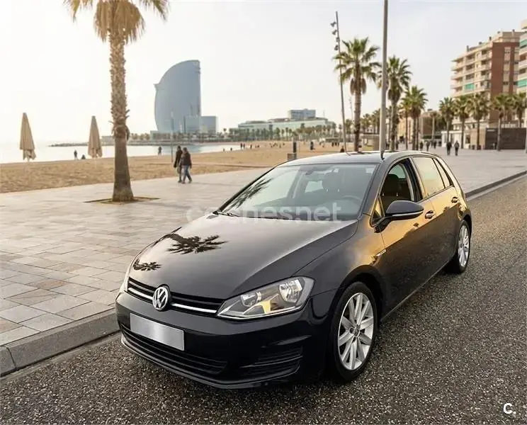Usado VW Golf VII 110 CV (80 kW) 2014 Negro Berlina