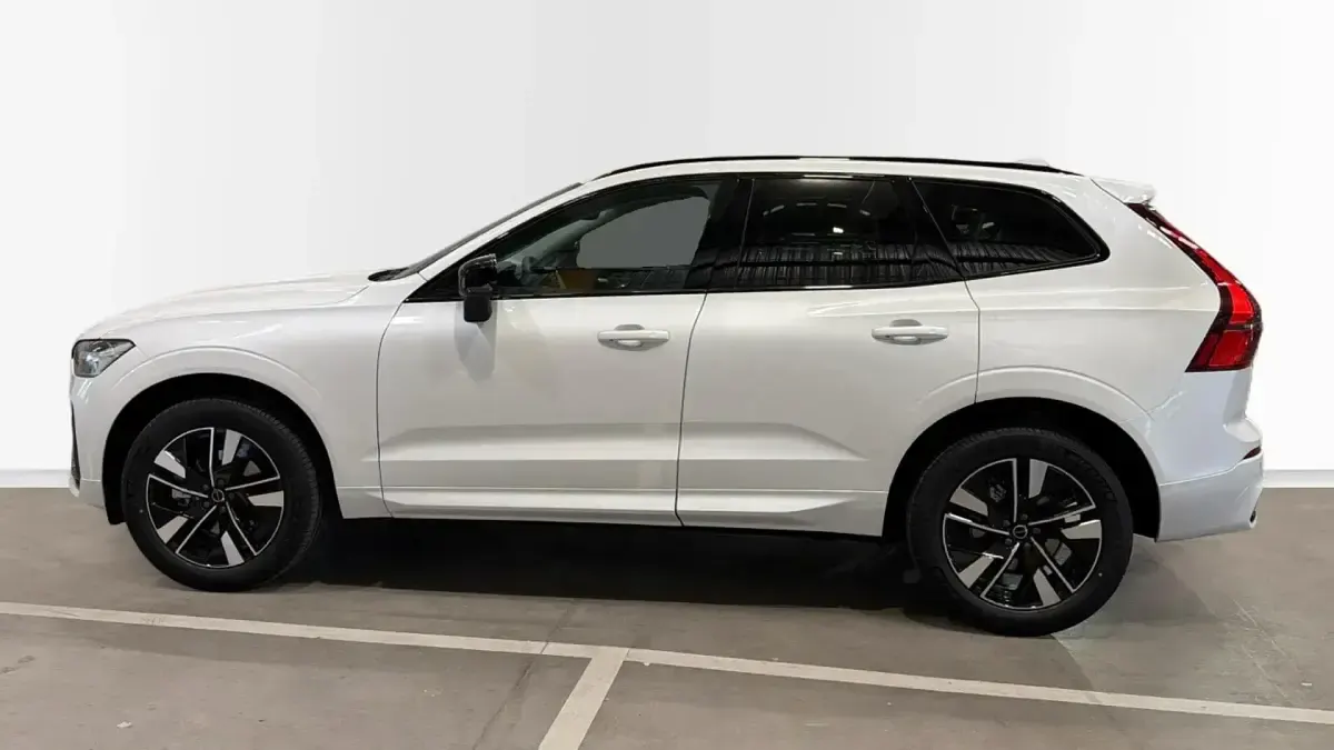 Usado Volvo XC60 Plus 250 CV (183 kW) 2026 Blanco SUV