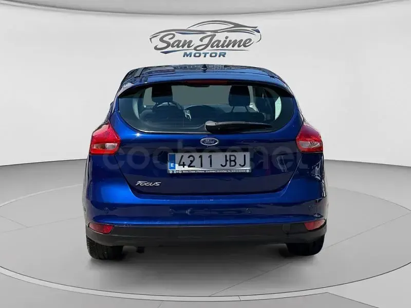 Usado Ford Focus Titanium 115 CV (84 kW) 2014 Azul Berlina