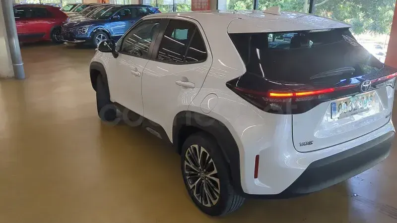Usado Toyota Yaris Cross Style 116 CV (85 kW) 2022 Blanco SUV