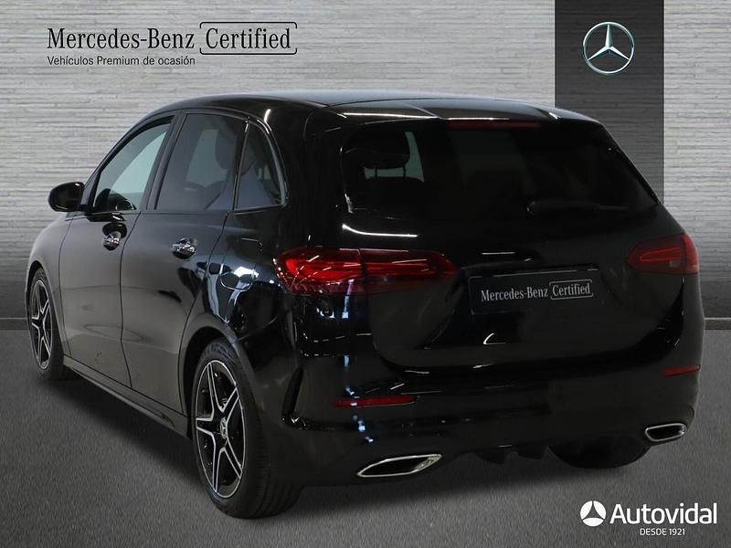 Usado Mercedes B200 AMG line 150 CV (110 kW) 2023 Negro Monovolumen