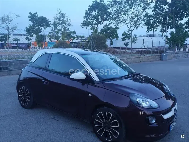 Usado Opel Adam Glam 87 CV (63 kW) 2017 Violeta / lila Utilitario