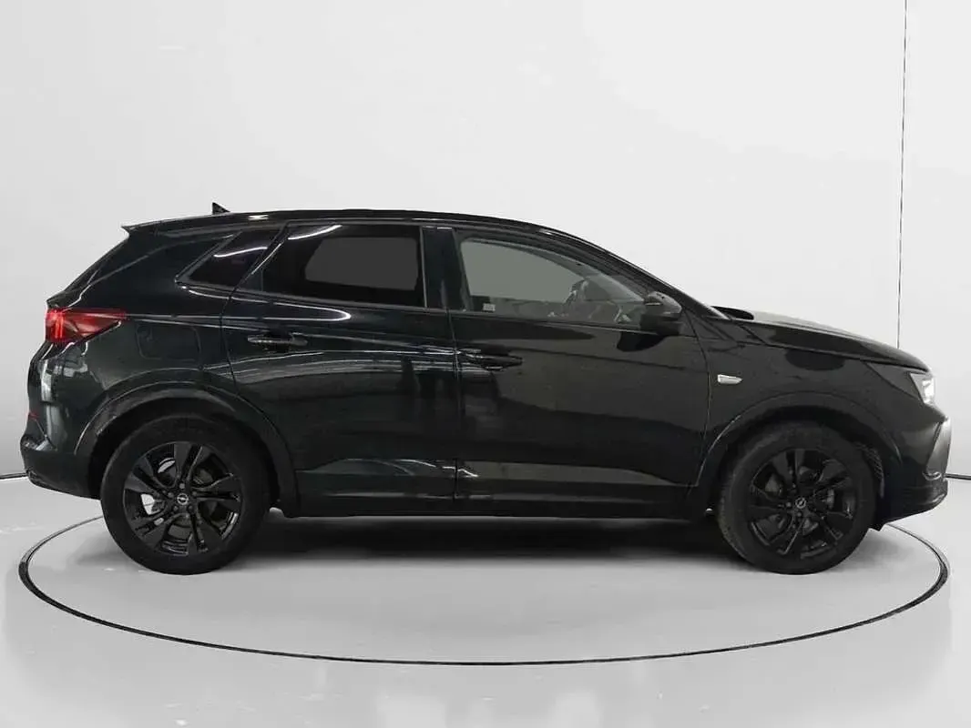Usado Opel Grandland X GS Line 131 CV (96 kW) 2023 Negro SUV