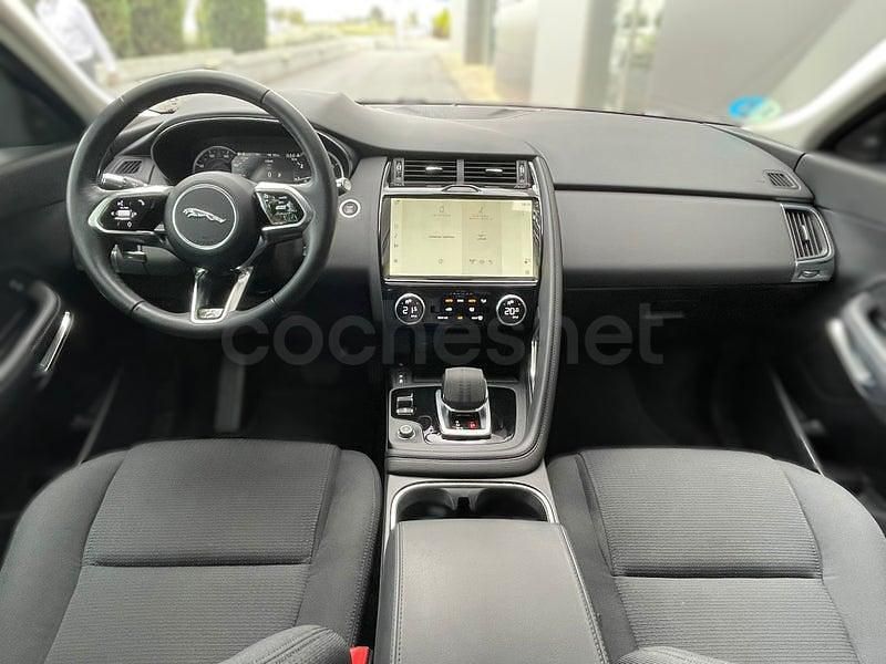 Usado Jaguar E-Pace 160 CV (117 kW) 2021 Gris / plata SUV
