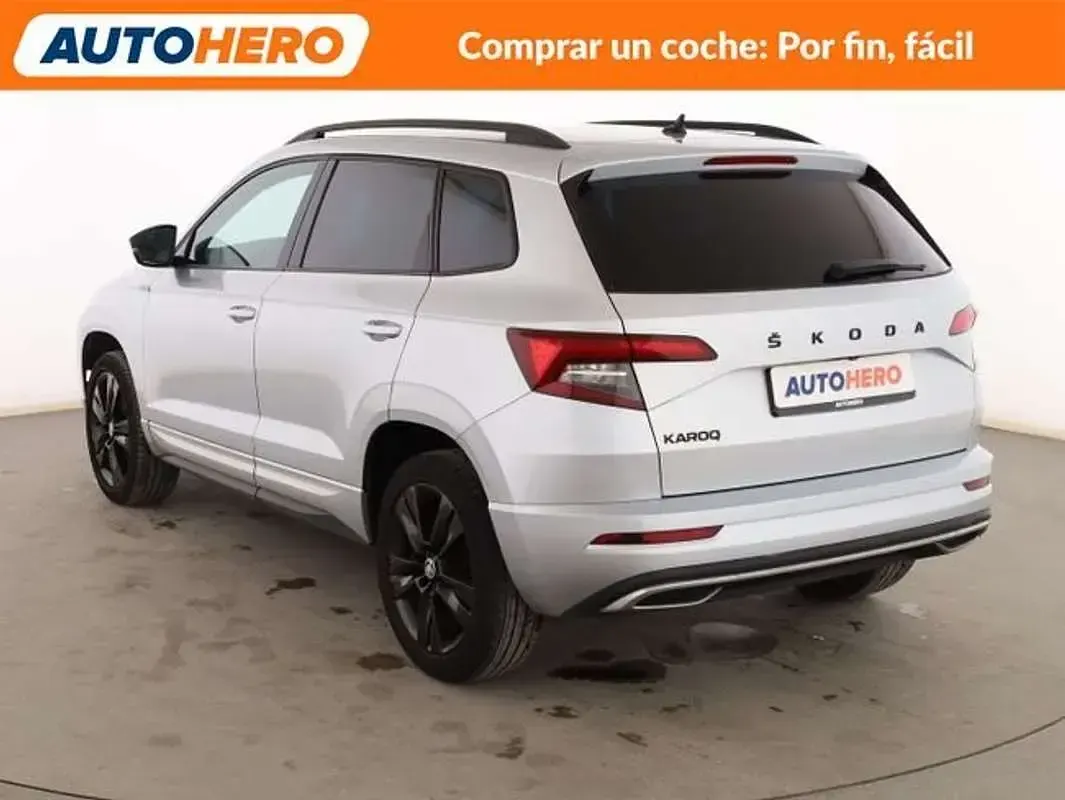 Usado Skoda Karoq SportLine 150 CV (110 kW) 2020 Plateado SUV