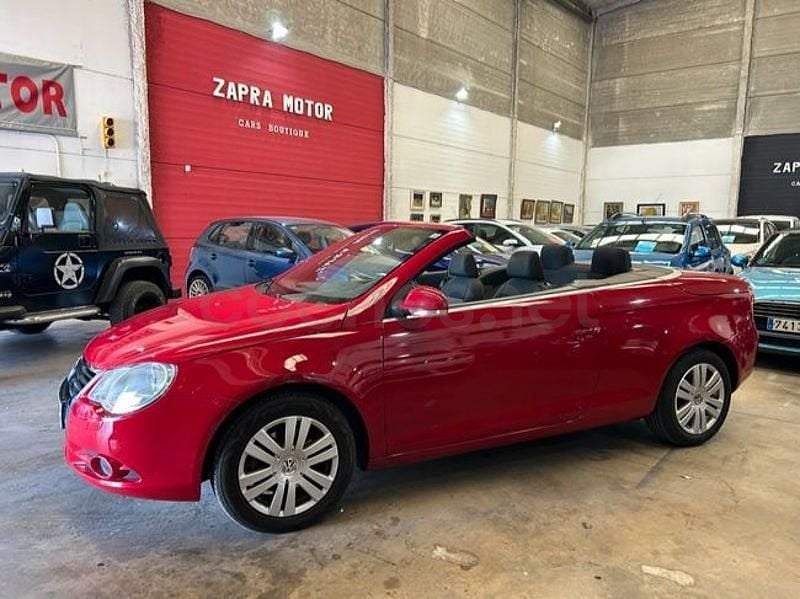 Usado VW Eos 122 CV (89 kW) 2008 Granate Descapotable