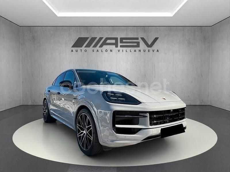 Gris / plata Usado 2024 Porsche Cayenne SUV | 118.900 € - Imagen 1/4