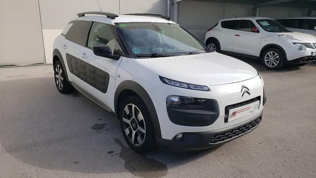 Usado Citroën C4 Cactus Feel 110 CV (80 kW) 2015 Blanco Utilitario