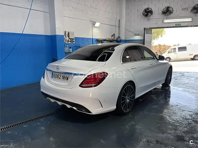 Usado Mercedes C250 AMG line 204 CV (150 kW) 2014 Blanco Berlina