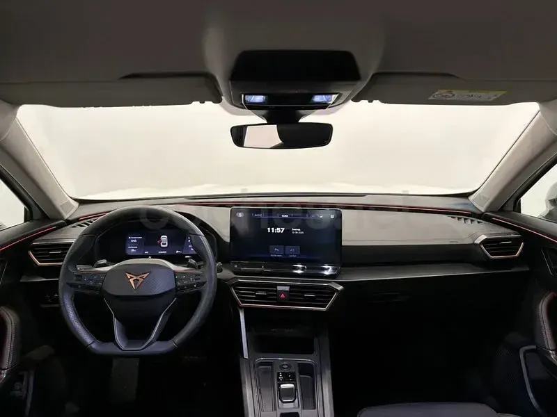 Usado Cupra Formentor 150 CV (110 kW) 2023 Gris / plata SUV