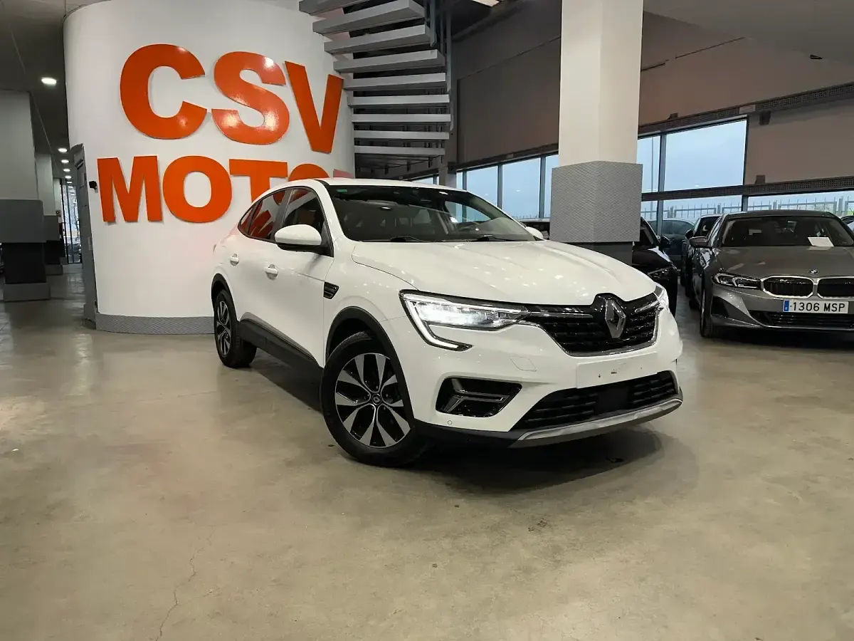 Usado Renault Arkana Business 145 CV (106 kW) 2023 Blanco SUV