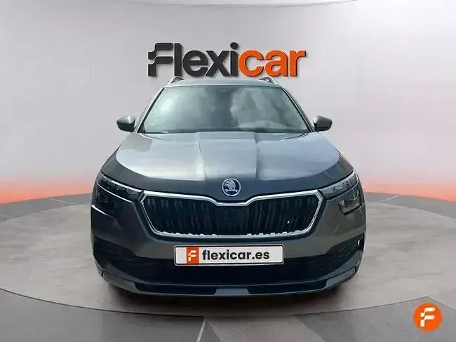 Usado Skoda Kamiq Sport 110 CV (80 kW) 2022 Gris SUV